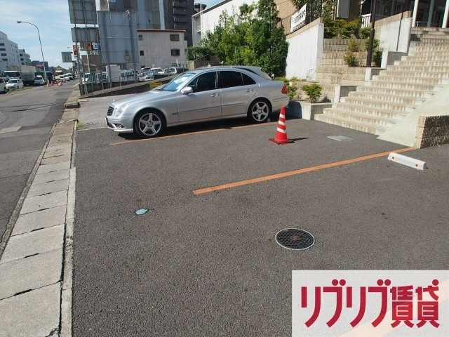 グランモア登戸　壱番館の駐車場