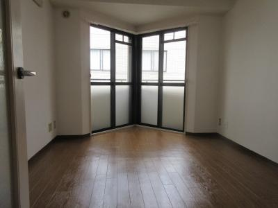 デトム・ワン鴨川の居間・リビング|洋室