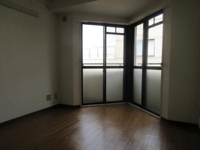 デトム・ワン鴨川の居間・リビング|洋室