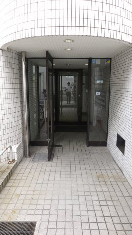 ブランシャトー高津のエントランス