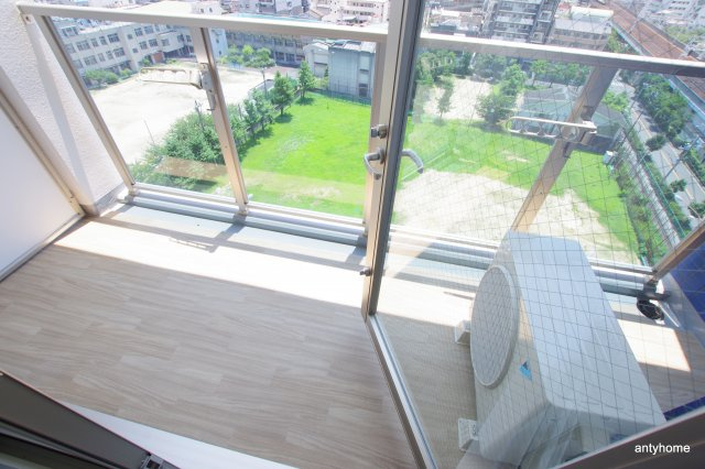 エグゼ難波南6　仲介手数料無料のバルコニー