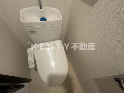 【トイレ】 | ラフィスタ下丸子 | 落ち着いた色調のトイレです