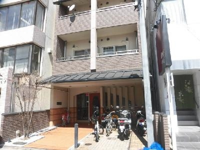 ワイズコートのエントランス