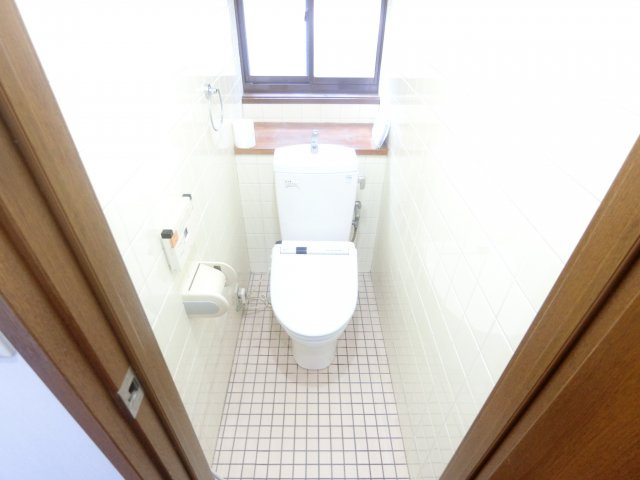 栄町貸家のトイレ