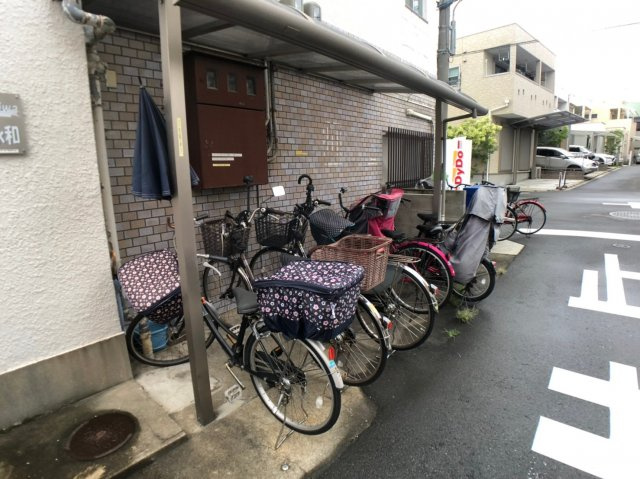 チェリー永和の駐車場