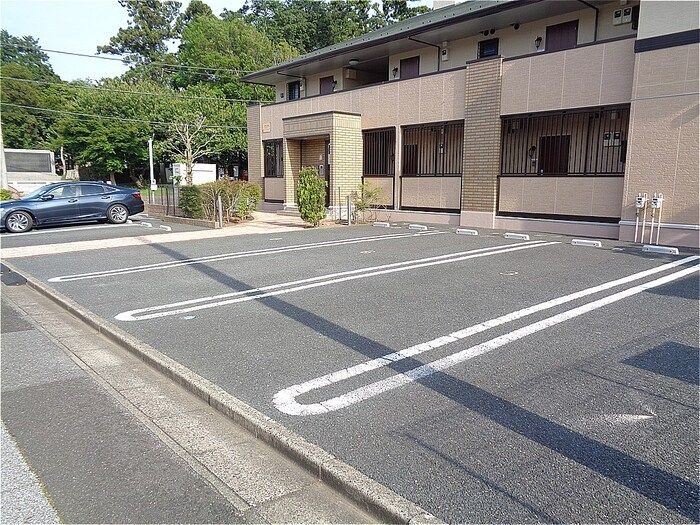 グラシアスの駐車場