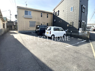 【駐車場】 | リーブル和 | 駐車場完備です