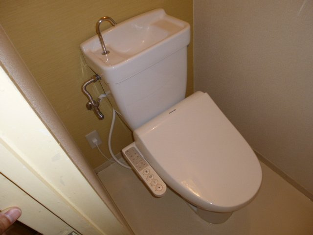 浅尾山ハイツのトイレ|シャワー付きトイレ