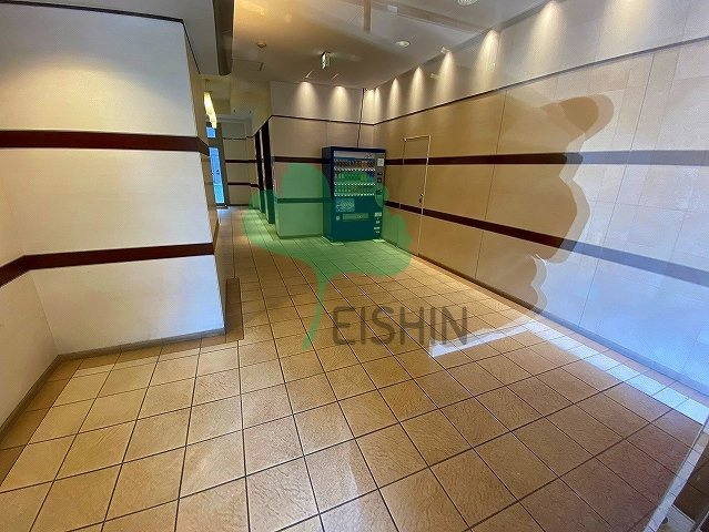 ラクレイス県庁口のエントランス