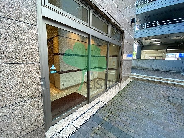 ラクレイス県庁口の外観