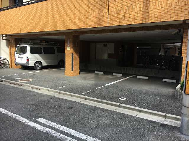 ヴィラ　サンライフの駐車場