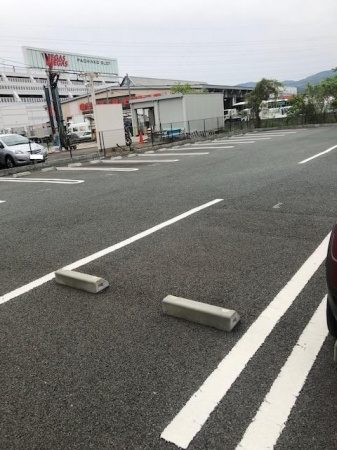 スリー・スター Ⅲ号館 Ｂの駐車場