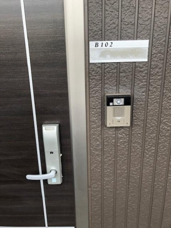 スリー・スター Ⅲ号館 Ｂのエントランス