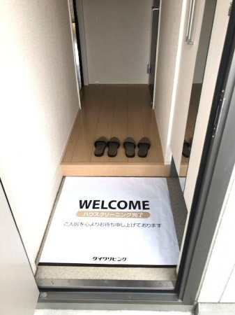 スリー・スター Ⅲ号館 Ａの玄関