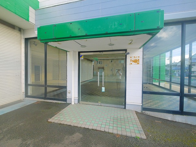 三条大路５丁目店舗のエントランス