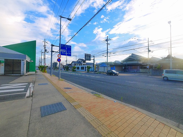 三条大路５丁目店舗の駐車場