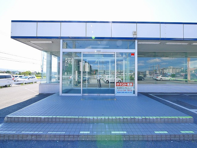 奥田店舗のエントランス