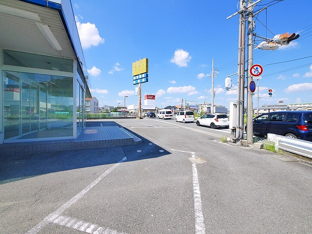奥田店舗の駐車場
