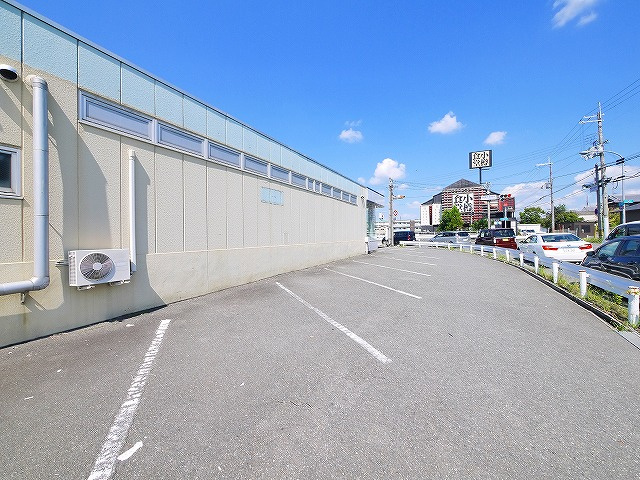 奥田店舗の駐車場
