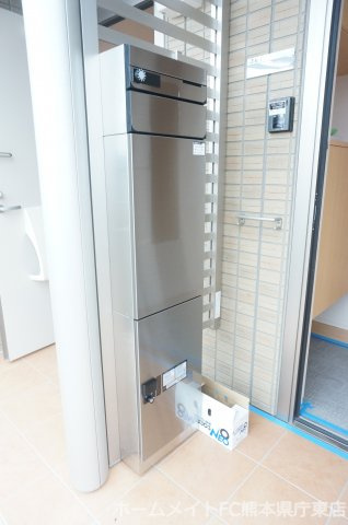 熊本市東区沼山津２丁目のアパートのエントランス
