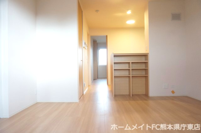 熊本市東区沼山津２丁目のアパートの居間・リビング