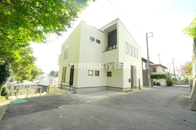 鎌倉市玉縄5丁目【新築分譲住宅】～Refined Series～限定1棟の外観|外観・前面道路含む