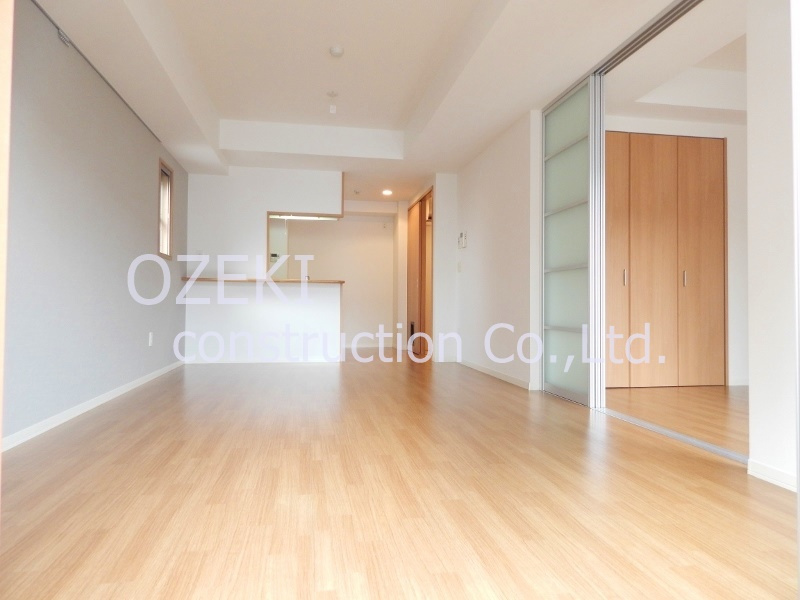 旭ビルサンライズレジデンスの居間・リビング