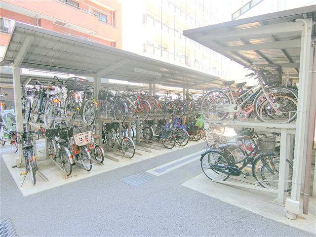 レーベンリヴァーレイオザ東京のその他共用部分|屋根付きラック式の駐輪場　空き状況等詳細はお問合せください。