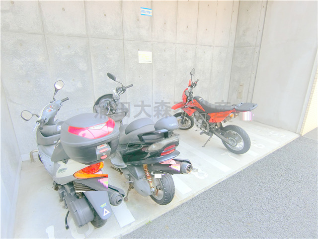 レーベンリヴァーレイオザ東京の駐車場|バイク置き場　空き状況等詳細はお問合せください。