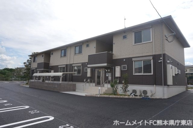 熊本市東区月出６丁目のアパートの駐車場
