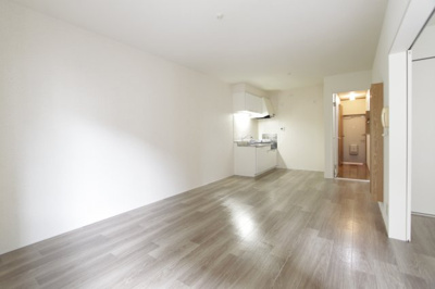 【居間・リビング】 | ハイランドコートⅡ | 使いやすいリビングです