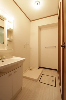 【洗面所】 | ハイランドコートⅡ | 広い洗面スペース