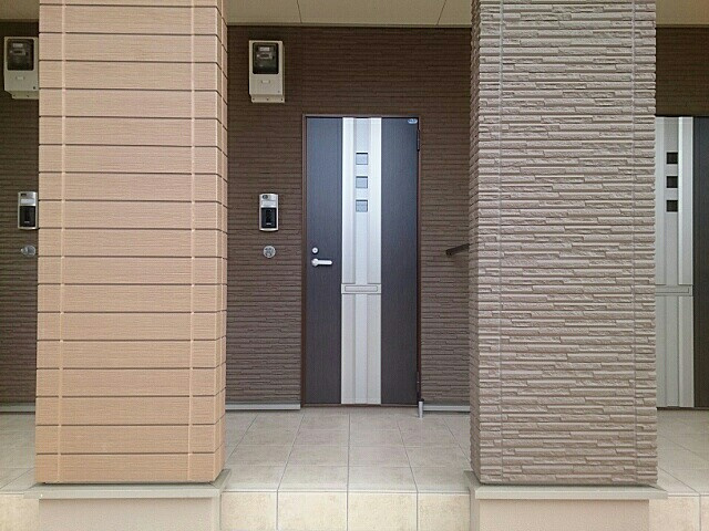 メゾンソレイユのエントランス