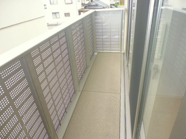 ＶＩＮＣＵＬＮＭ　Ⅴのバルコニー