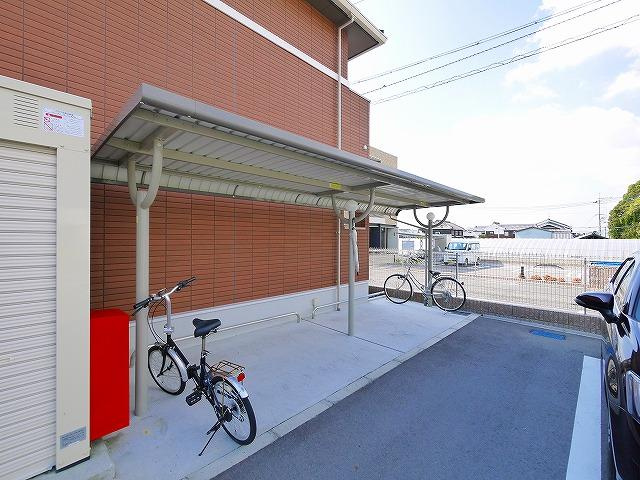 メゾンド・ボヌールのその他共用部分|屋根付き駐輪場です