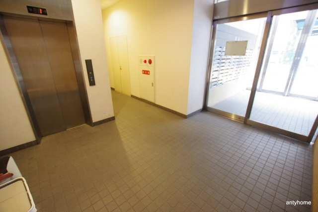 キャッスル北沢新大阪　仲介手数料無料のロビー