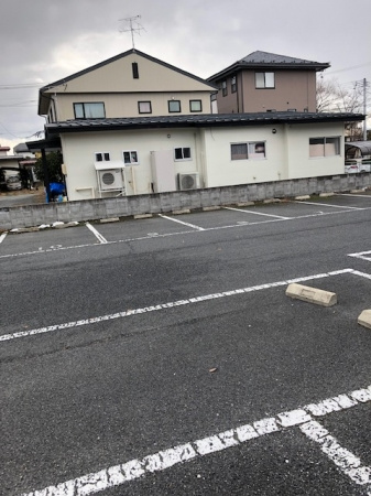 ジュネス南栄の駐車場