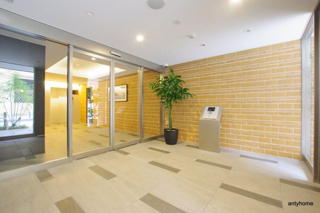 Y&Rino Residence　仲介手数料無料のロビー