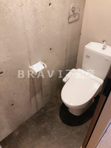 b.UEMACHIDAI（ビー上町台）　BRAVI不動産のトイレ|【b.UEMACHIDAI（ビー上町台）】落ち着いたトイレです
