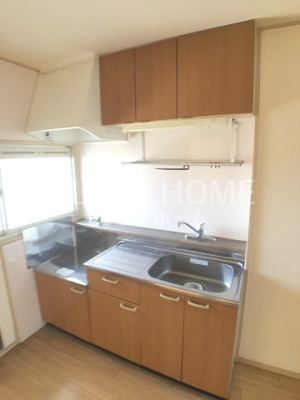 【キッチン】 | ファミール的場 | キッチンでお料理をお楽しみください