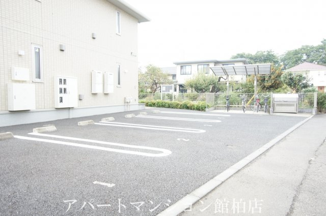 サン・フォレストの駐車場