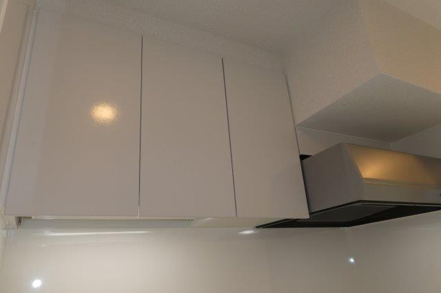 セイバリーKⅢのキッチン|キッチン上収納