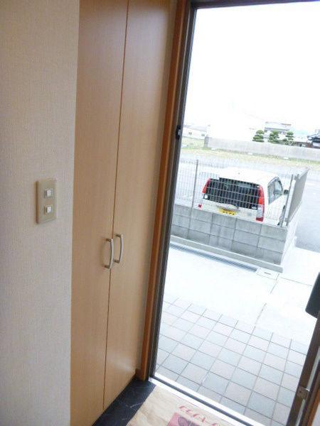 コンフォート佐良和Ⅱの玄関