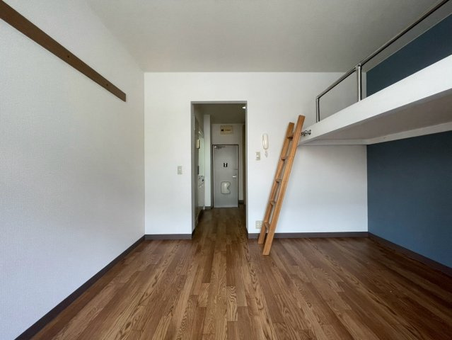 六甲ガーデンホームズの居間・リビング