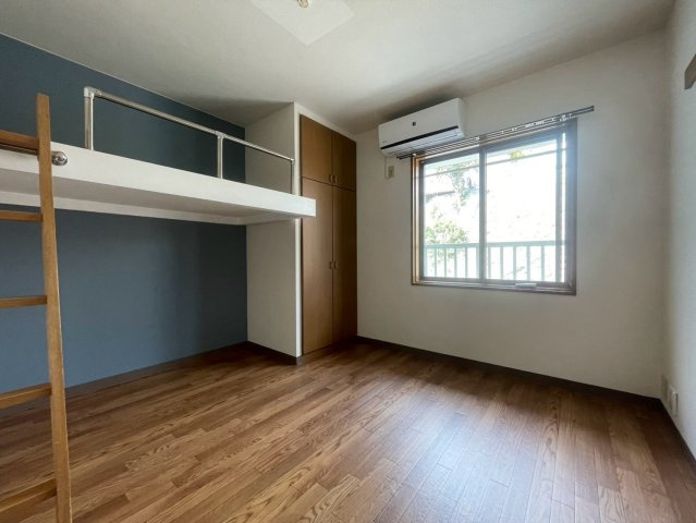 六甲ガーデンホームズの居間・リビング