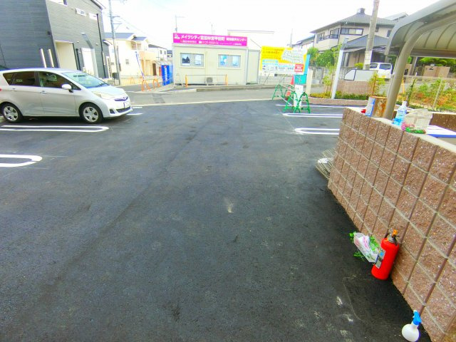 フォルテの駐車場