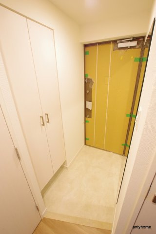 レオンコンフォート堀江公園 仲介手数料無料の玄関
