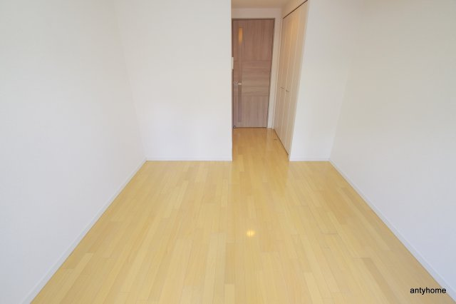 ジュネーゼロイヤルレジデンス梅田東　仲介手数料無料の洋室