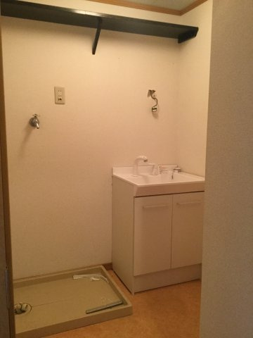 ロイヤルハイツⅡの独立洗面台|使いやすい独立洗面台です