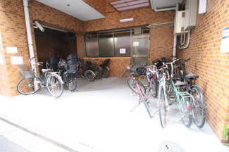 【その他共用部分】 | キレイに清掃された自転車置場です♪